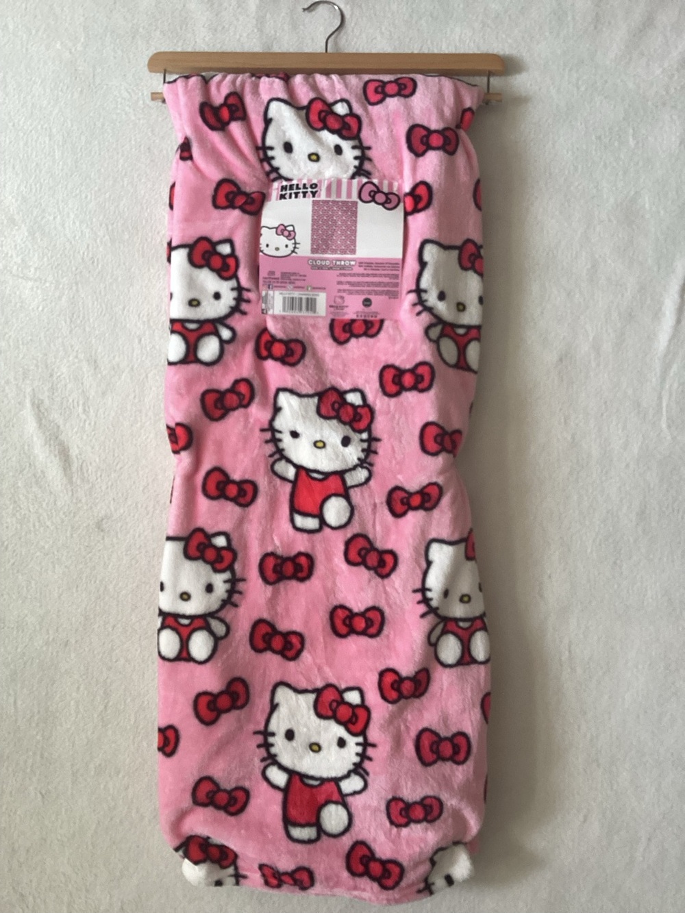 NWT Hello Kitty Charming Bows Pink Cloud Throw Blanket 60x70